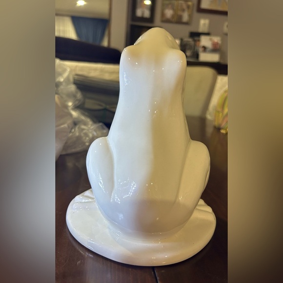 White ceramic frog decor- can be used for flowers or stand alone decor - Picture 4 of 6